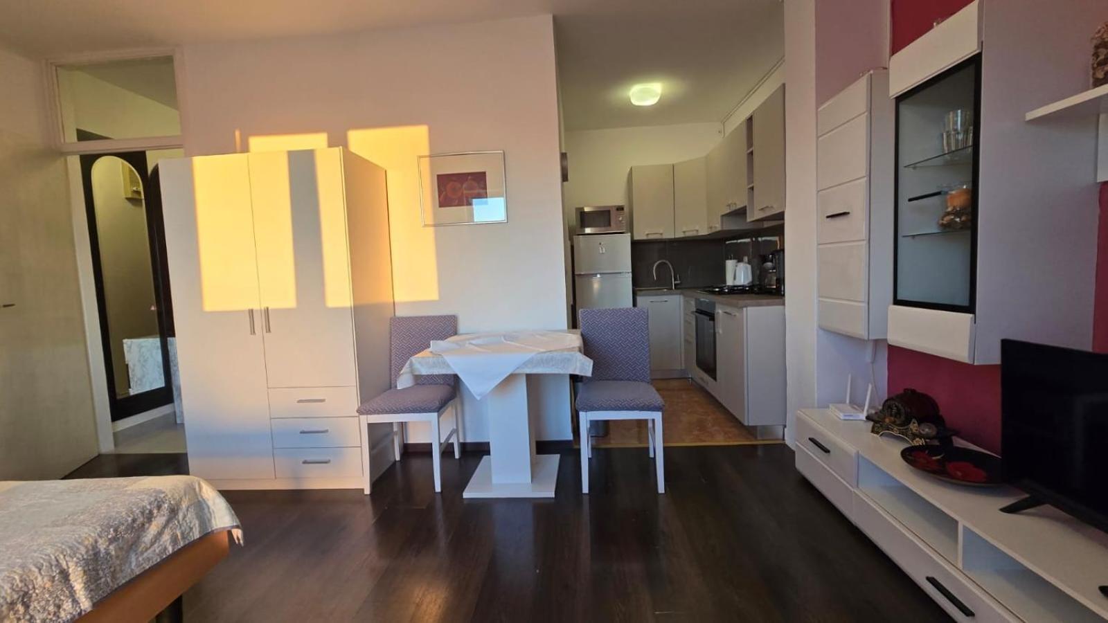 Studio Apartment Ljubica For 2 Persons 150M From The Beach Poreč Eksteriør billede